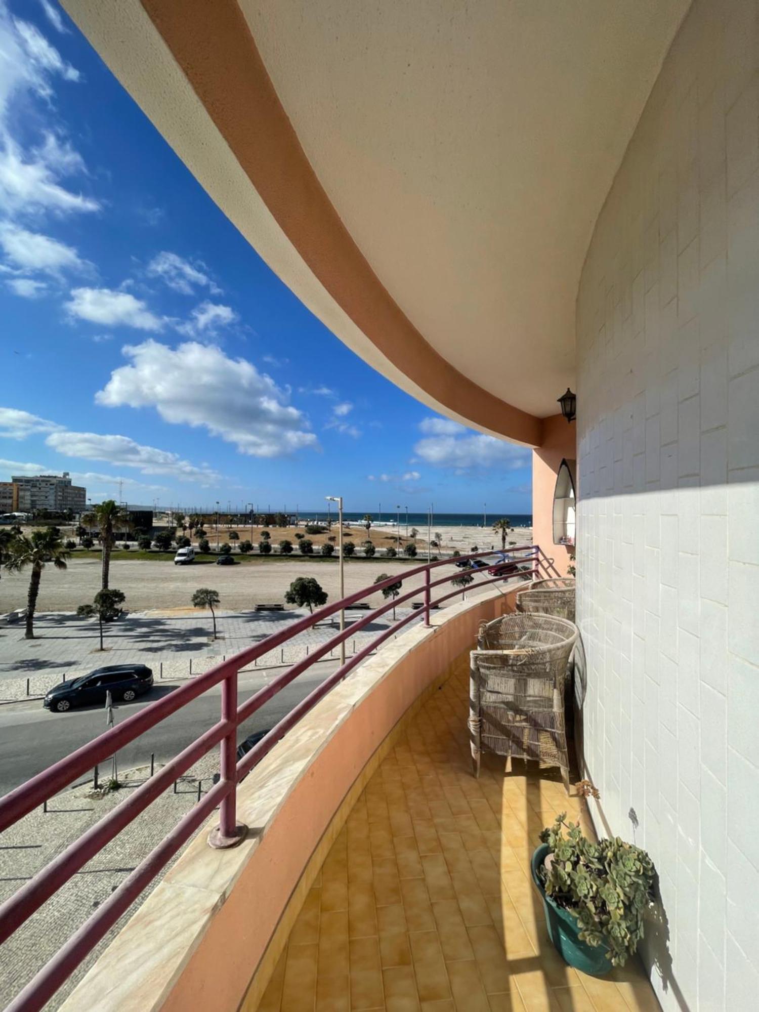 Apartamento Vista Praia E Mar- Costa Da Caparica Apartment Luaran gambar